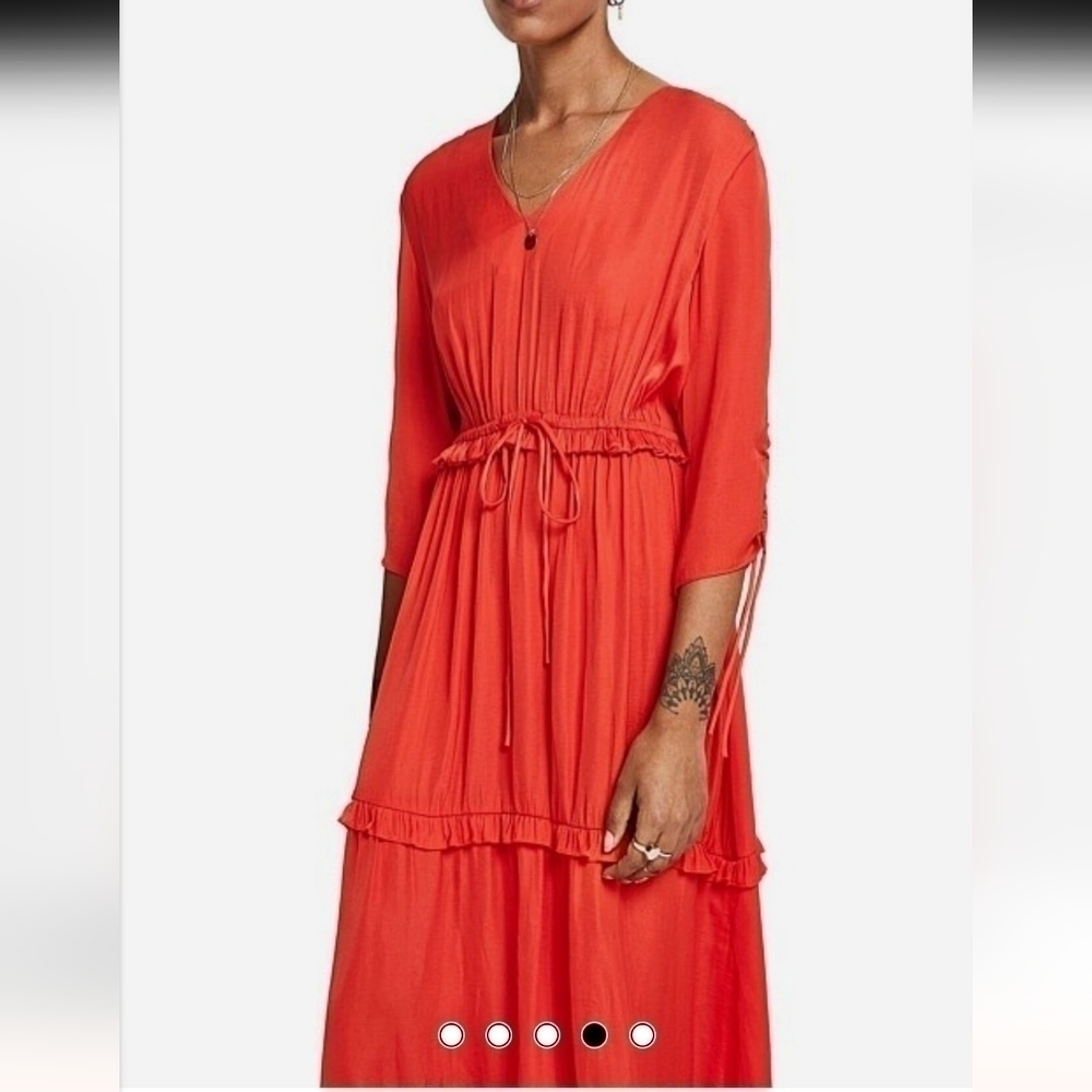 SCOTCH & SODAMIDI LENGTH DRESS WITH V-NECK AND RUFFLES IN ORANGE, SZ SMALL